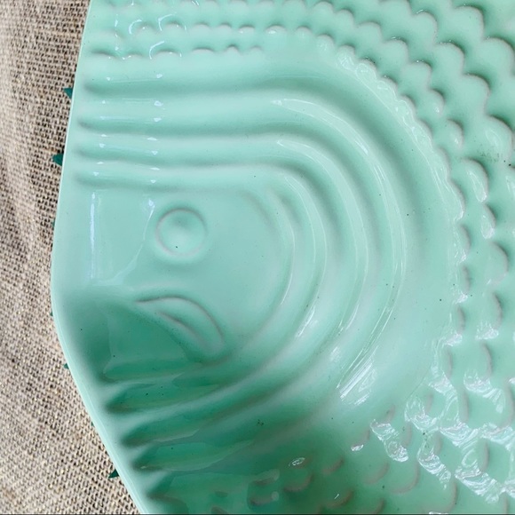DELTIS GREEN FISH PLATER - Picture 2 of 6